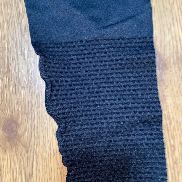 Fabletics Legging - Picture 2 of 2